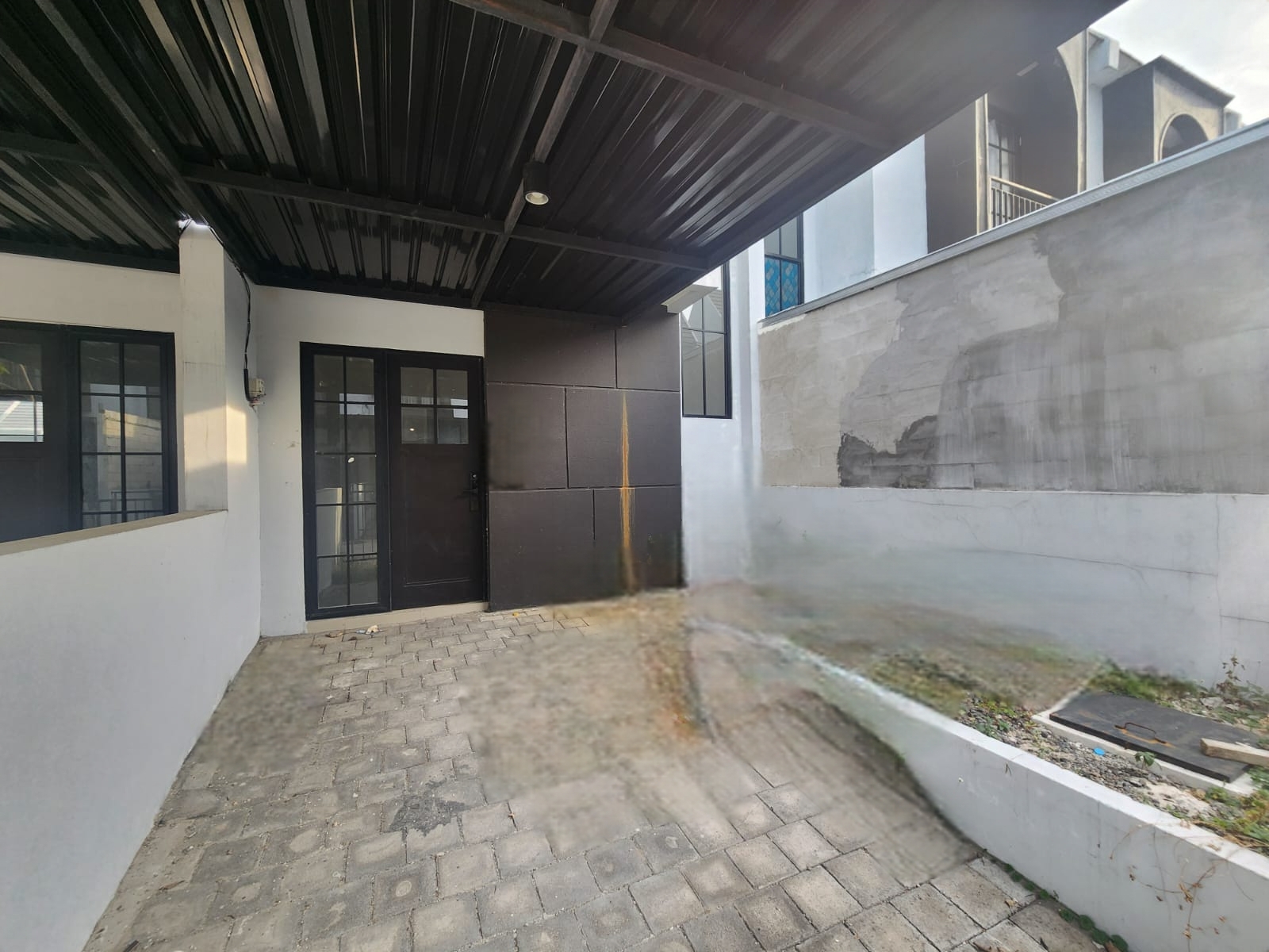 Tampak Dalam